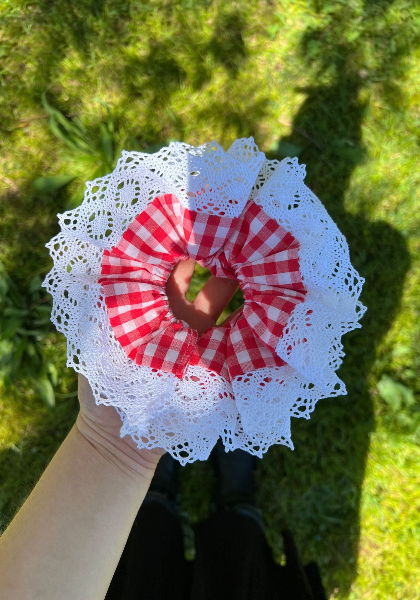 LAELIA FLOWER SCRUNCHIE | Vestalis Roma