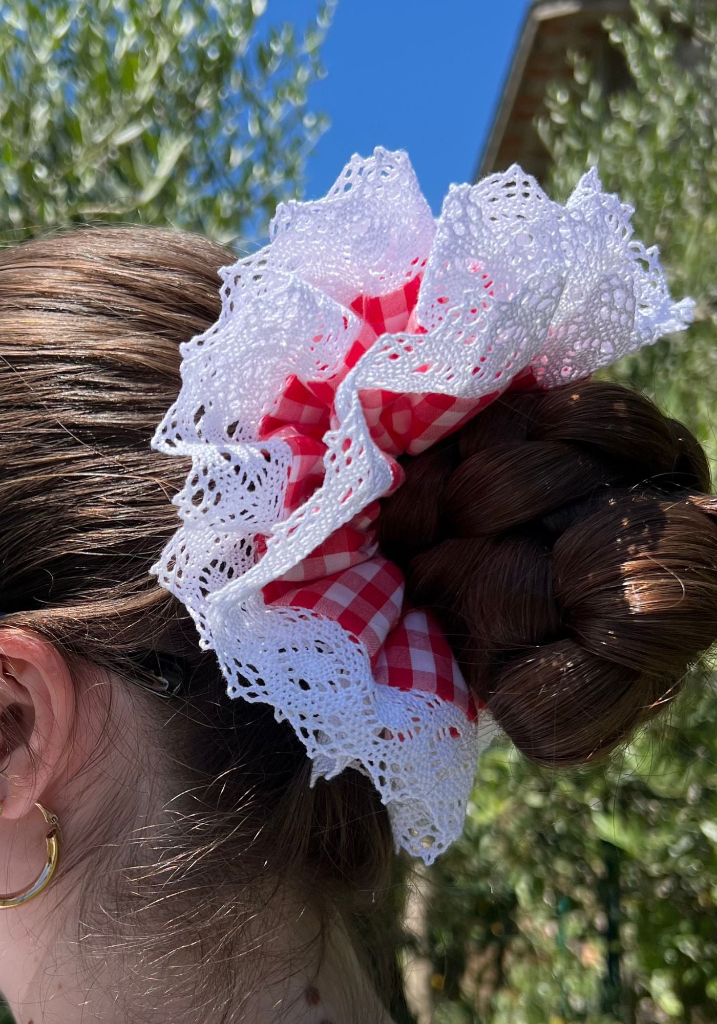 LAELIA FLOWER SCRUNCHIE | Vestalis Roma